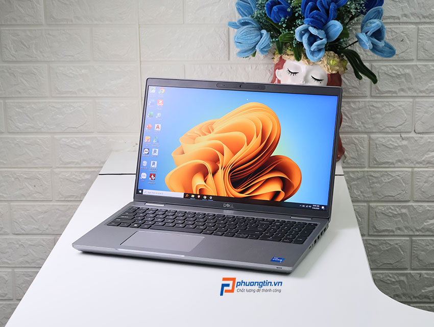 laptop workstation