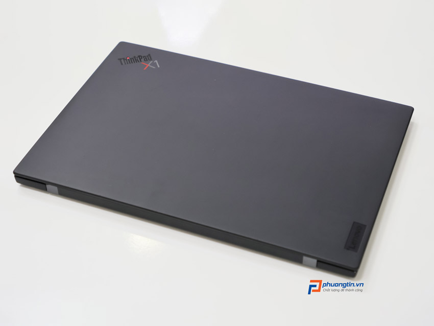 ThinkPad X1 Carbon Gen 10 i7